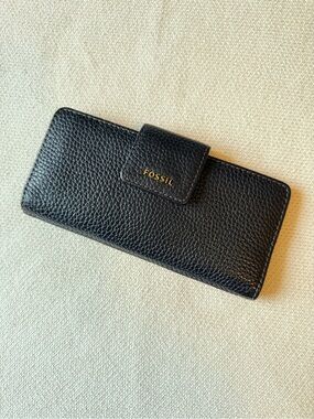 Fossil Black Pebbled Leather Phone Wallet Case with Snap